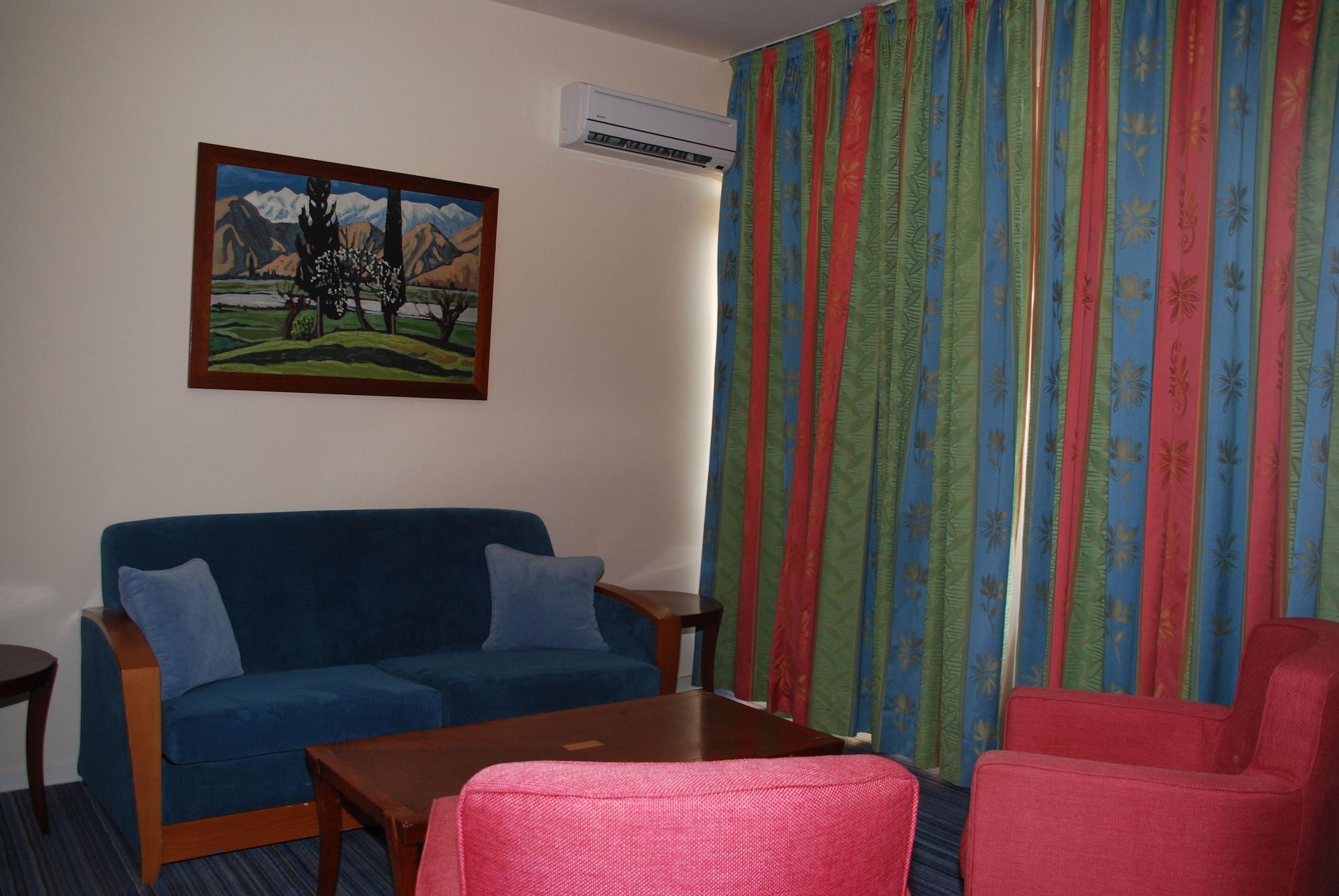 The Caravel Hotel 레메소스 외부 사진
