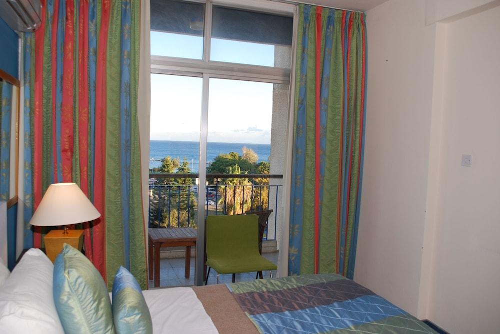The Caravel Hotel 레메소스 외부 사진