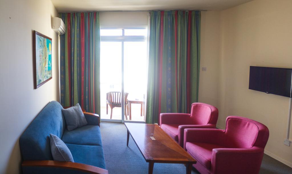 The Caravel Hotel 레메소스 외부 사진